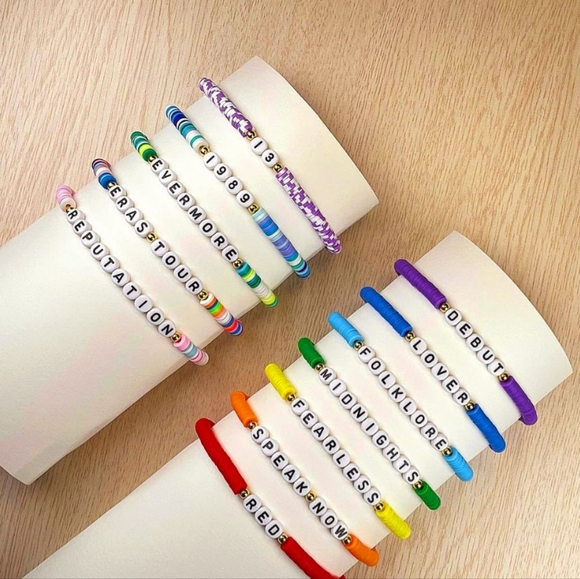 Taylor Swift Inspired Friendship Bracelet Sets - Picture 4 of 9